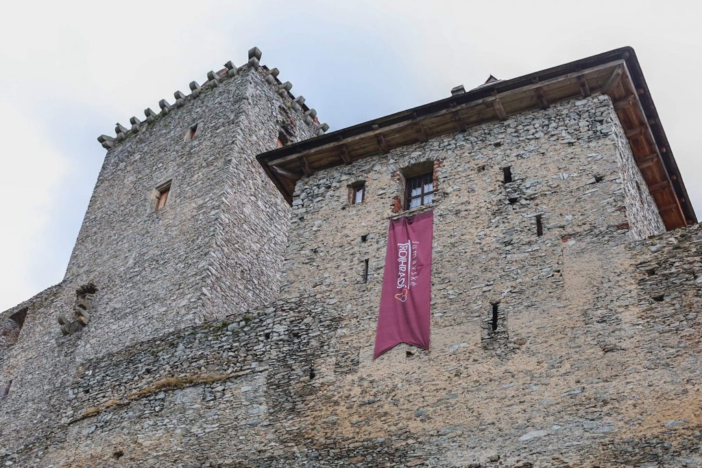 Šumava's trio of castles flag on Kašperk castle