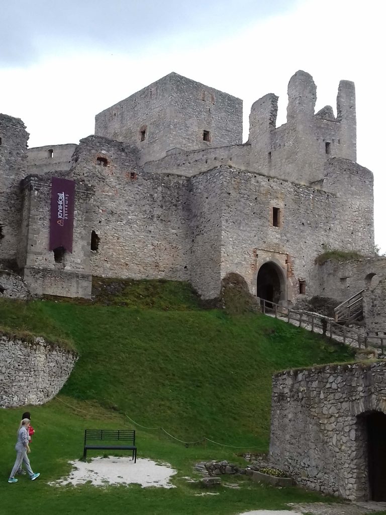 Šumava's trio of castles castle Rabí courtyard 2019